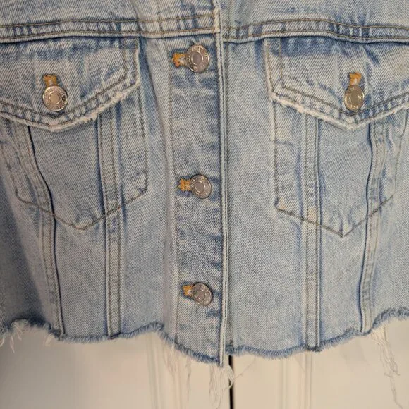 Zara Cropped Distressed Denim Jacket Raw Hem Casual Chic Street Style | Size M - Picture 4 of 11